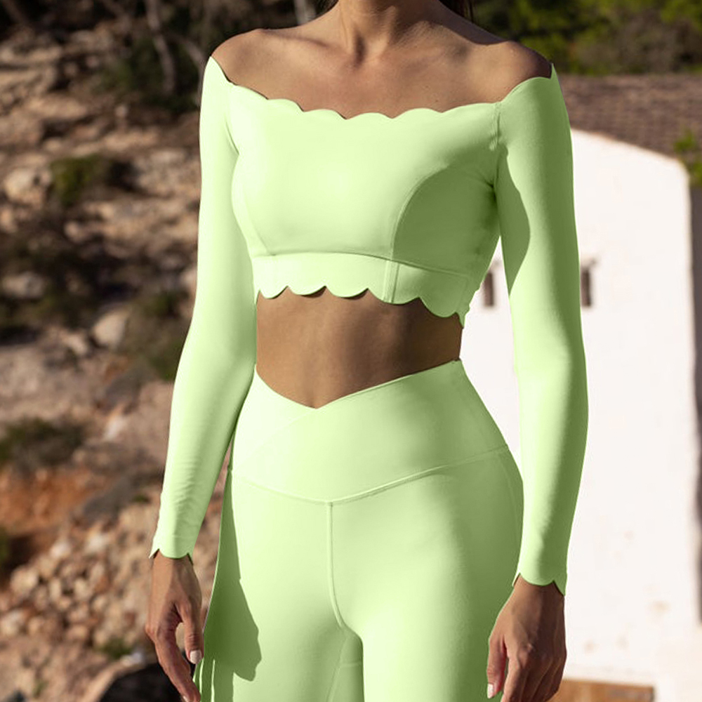 Top Free Shoulders -
Cloud - 75% Nylon + 25%
Spandex